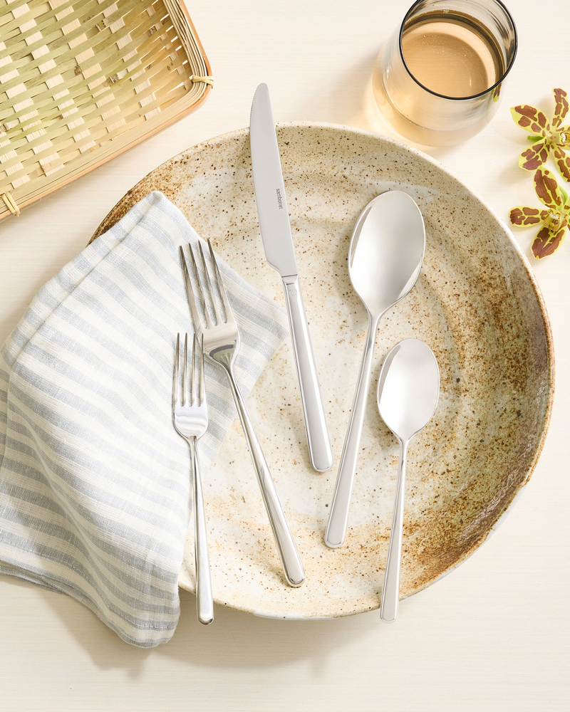 Gia Minimalist 20 Piece Flatware Set