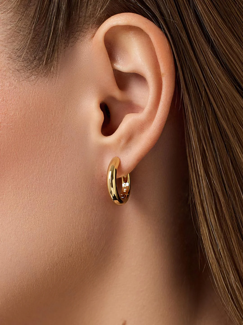 Giulia Medium Hoop Earrings