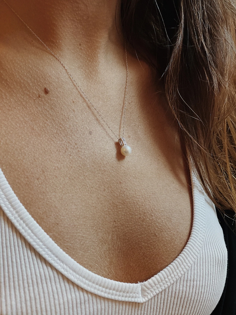 Diamond Mini Bar Necklace