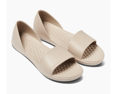 Women's Friday Flat