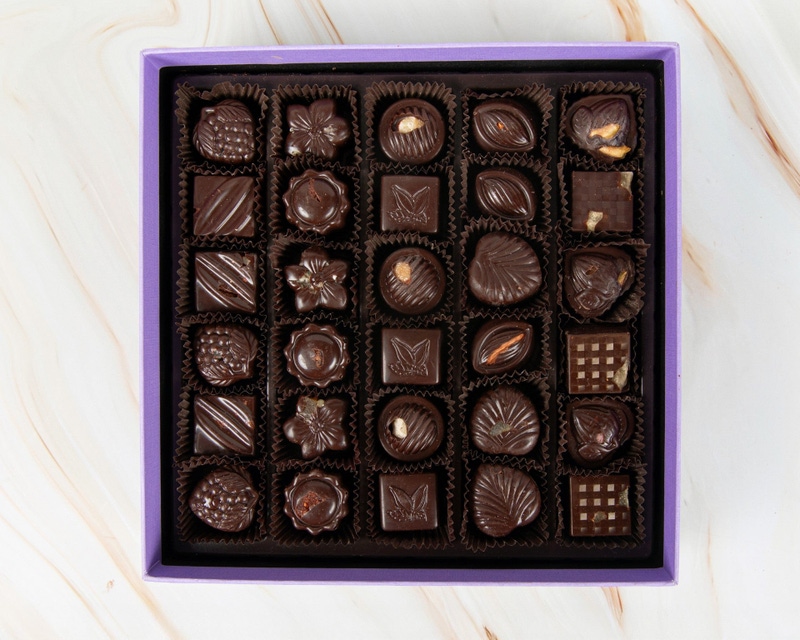 30 Piece Continental Assortment of Fruits and Nuts