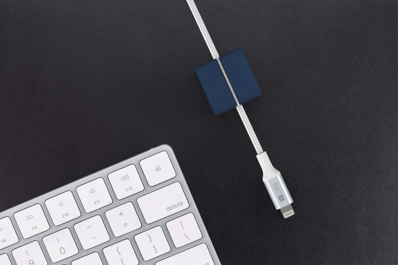 Function101 Desk Mat Pro + 1 Magnetic Cable Block Cable Manager