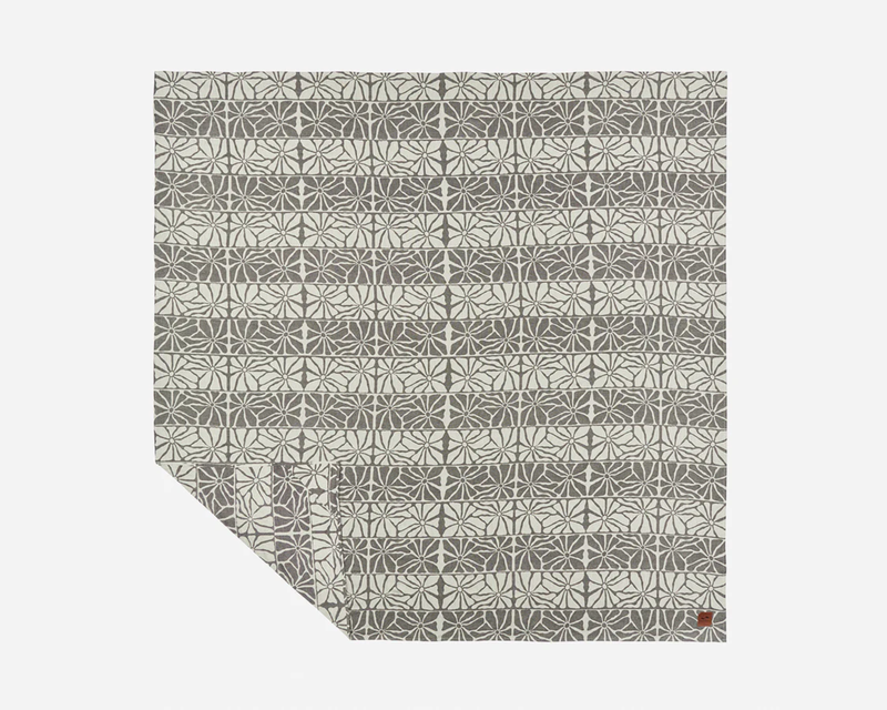 Lightweight Oversized Throw Blanket