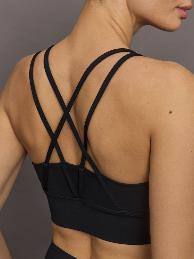 Multi Strap Active Bra in Diamond Compression, Black