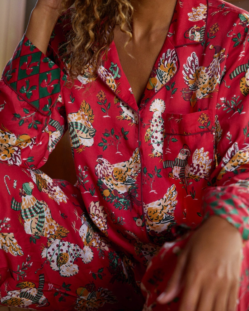 Eco Satin Soho Set in Holiday Hens, Red Stocking
