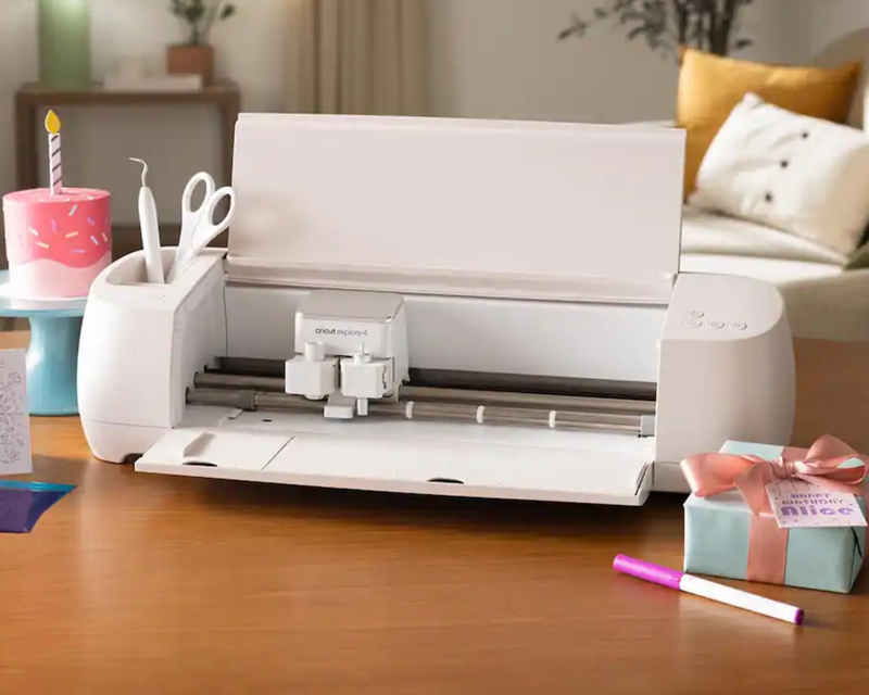 Cricut Maker 4 + Starter Bundle