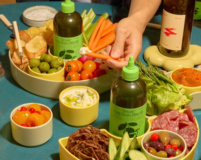 The Drizz & Dip Serving Tray and Olive Oil Set