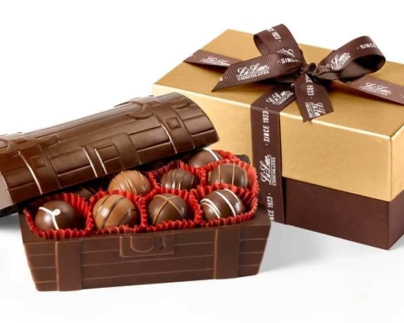 Chocolate Treasure Chest with 20 Truffles