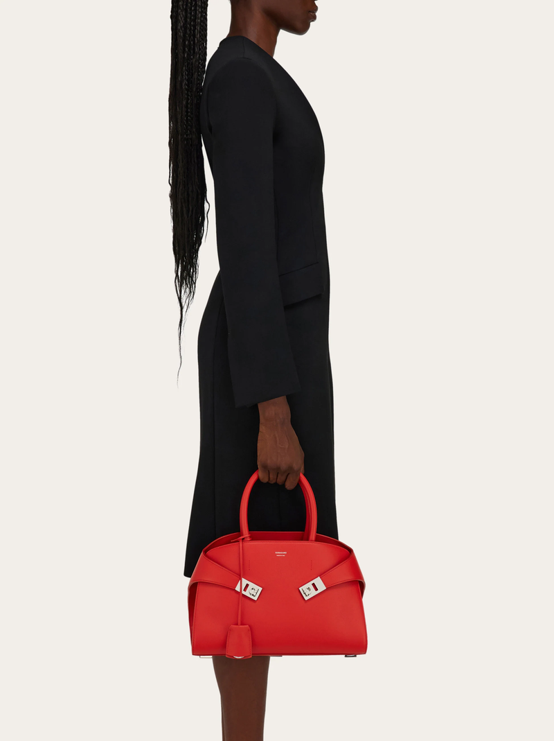 Hug Medium Handbag