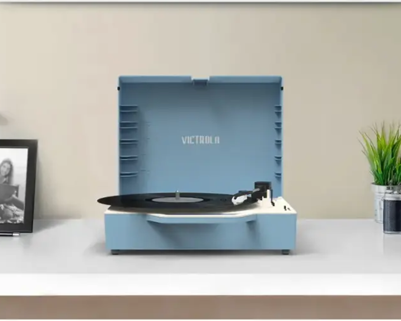 Re-Spin Sustainable Bluetooth Suitcase Record Player