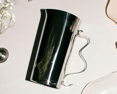 Squiggle Pitcher