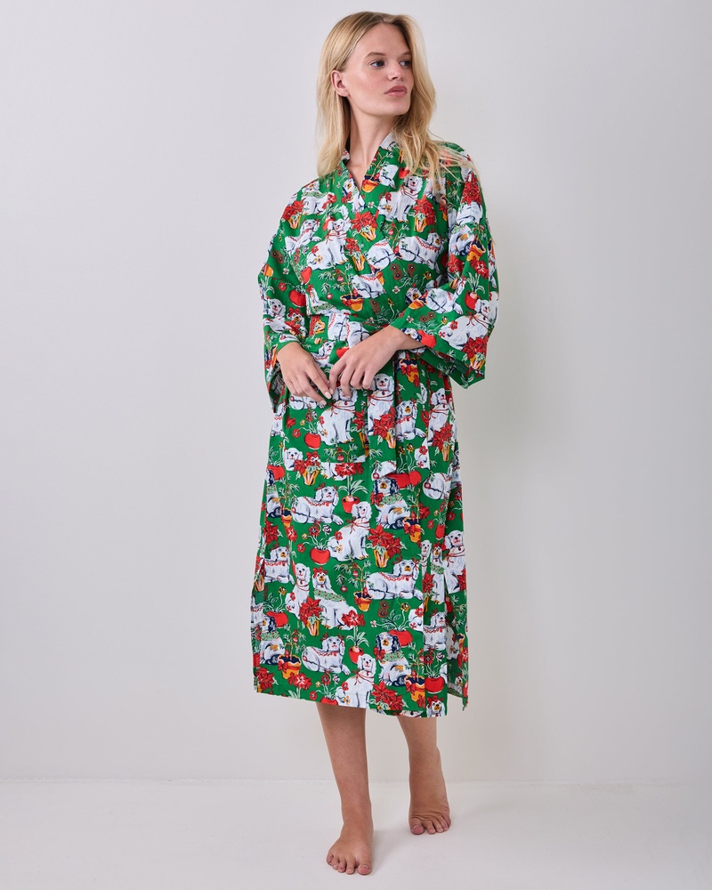 Robe in Good Dog Christmas, Evergreen