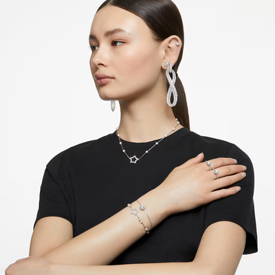 Stilla Stud Earrings