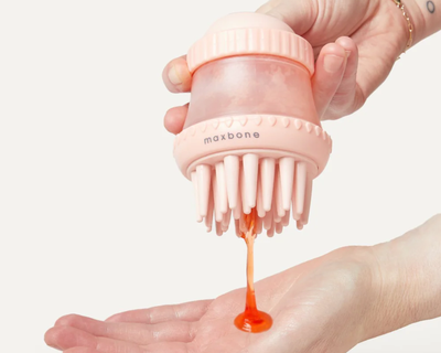 Deep Cleanse Shampoo Dispensing Brush