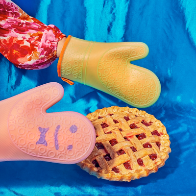 Staff The Oven Mitts