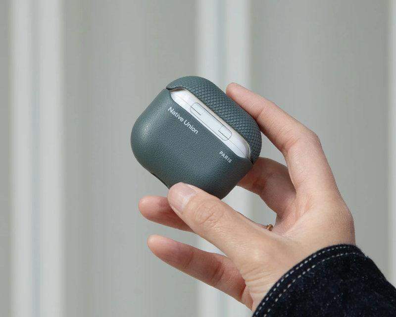 (Re)Classic Case for AirPods Gen 4