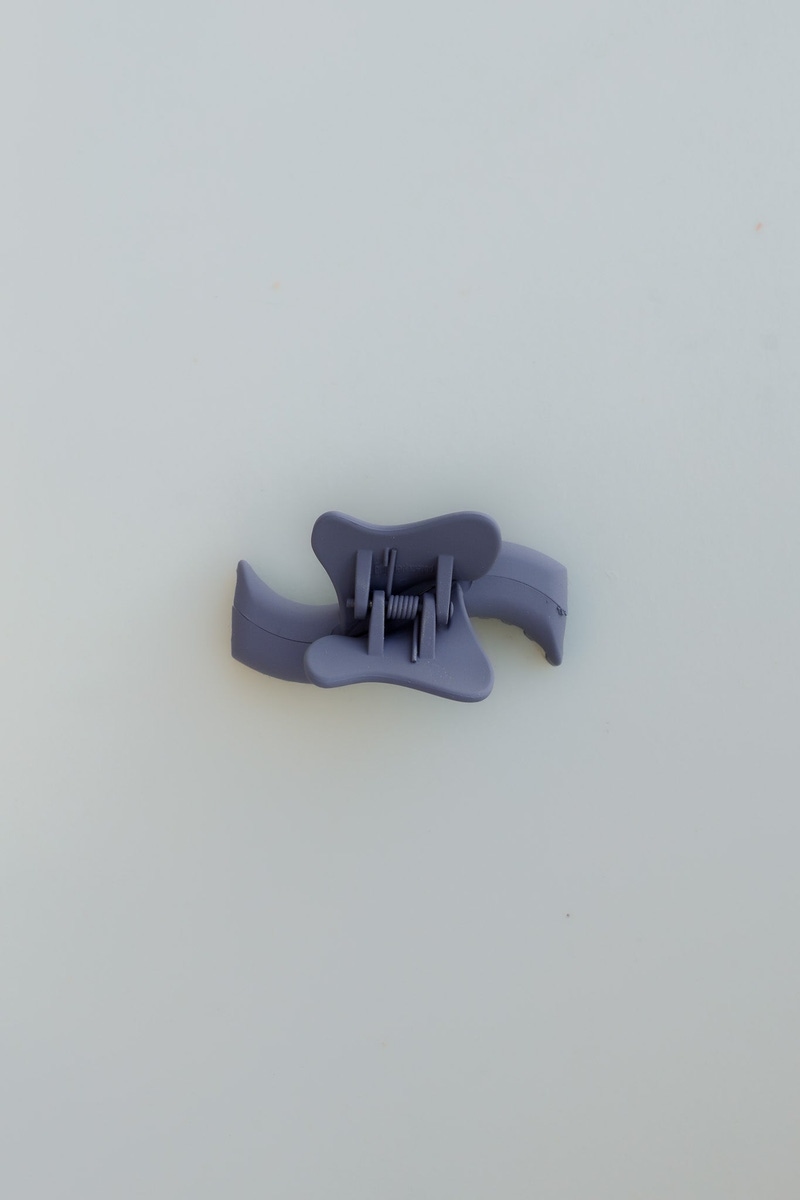 Wavy Mini Hold Everything Claw Clip